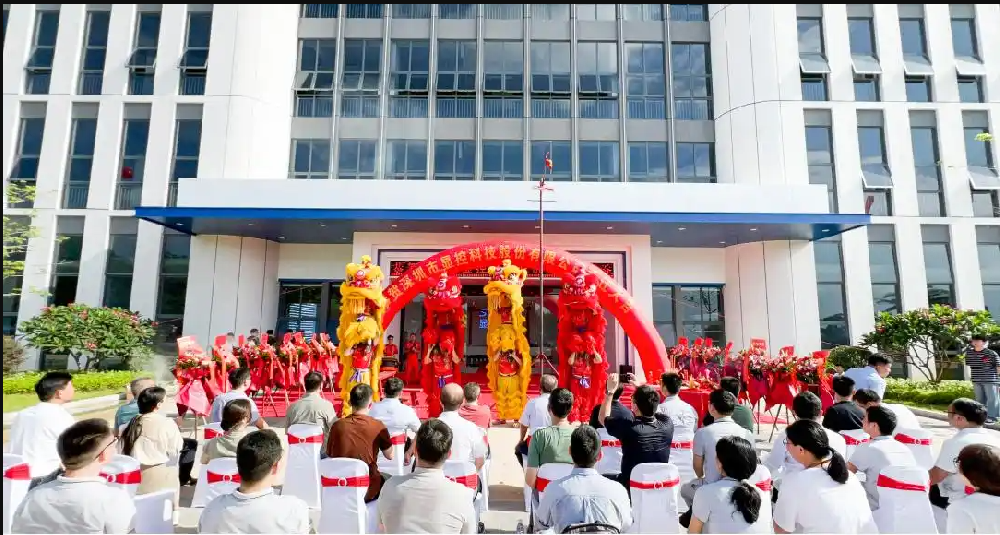 显控科技AI智能工厂在深汕正式投产